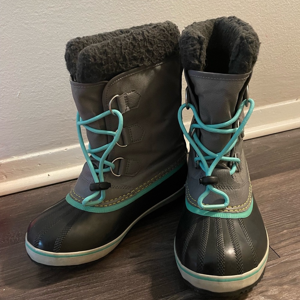Sorel Kids Youth 4 Nylon Winter boot with Sherpa Fur Trim